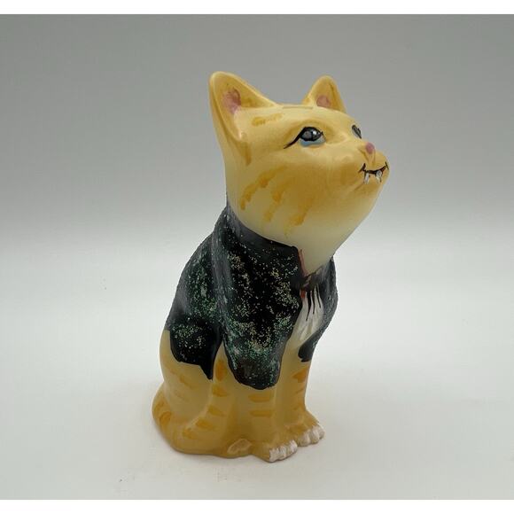 Fenton Custard Glass Halloween Cat Figurine 3.5” Hand Painted Vampire Dracula - Picture 7 of 8